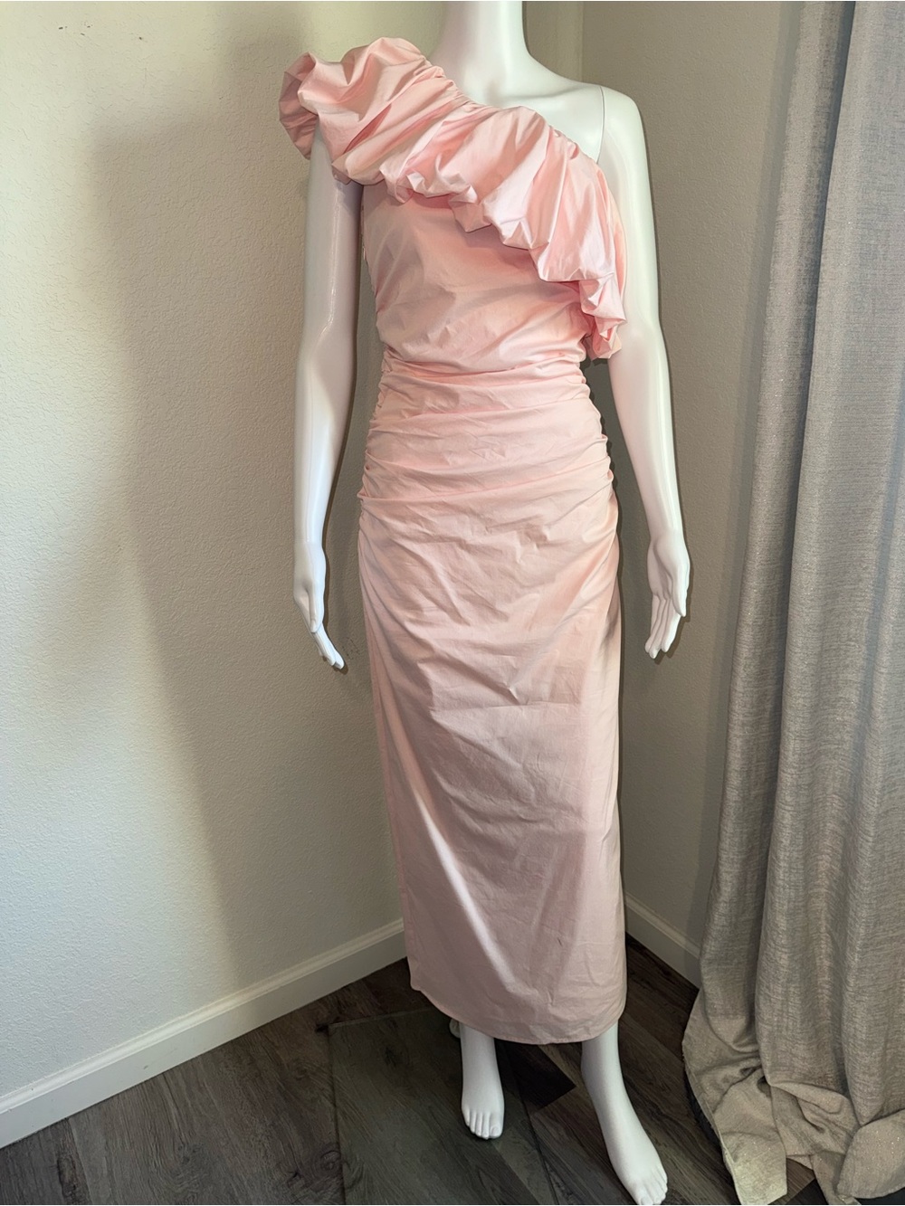 Petal & Pup Ballet Pink One-Shoulder Maxi Dress size 8